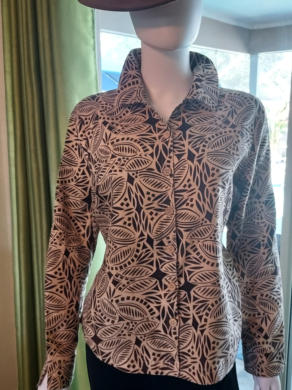 Onque Casuals Brown & Cream Hawaiian Tribal Leaf-Print Linen Button Shirt. M